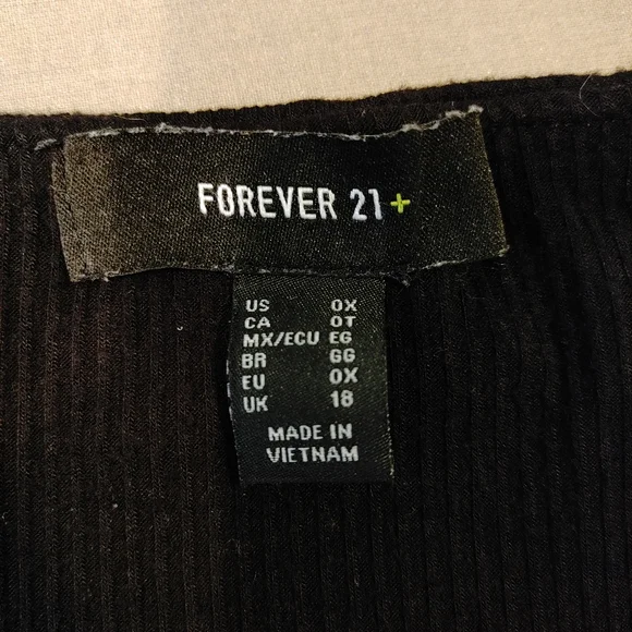 FOREVER 21 Y2K 90'S LONG SLEEVE RUCHED LACE-FRONT CROP TOP, BLACK 0X - Picture 5 of 7